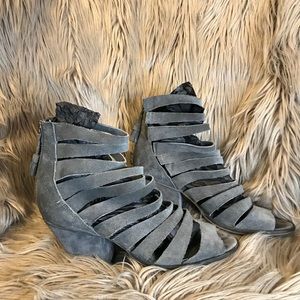 ✨Gorgeous Free People Cayman Hybrid Booties✨